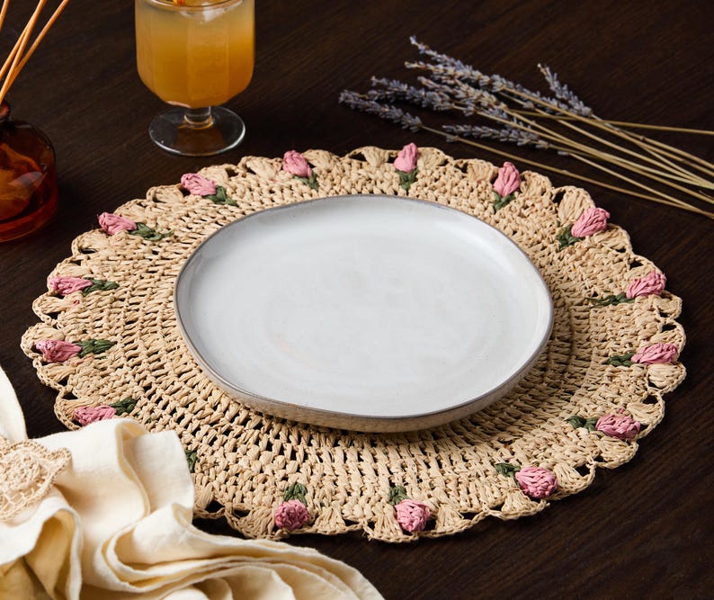 Tulip Floral Placemats – Hand-Crocheted Raffia Palm Floral Placemats – Spring Table Decor