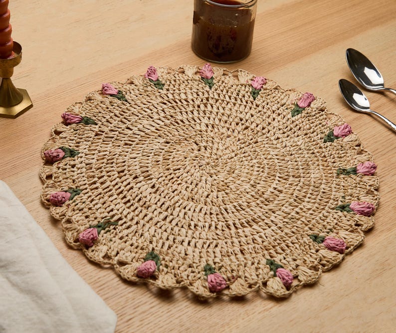 Tulip Floral Placemats – Hand-Crocheted Raffia Palm Floral Placemats – Spring Table Decor