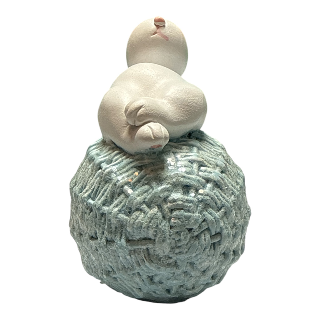 Banners Hallmark Shop Bunny on Egg (Blue)